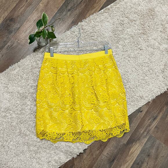 Club Monaco Yellow Floral Lace Crochet 60's 70's Boho-Chic Feminine Mini Skirt - Picture 4 of 6